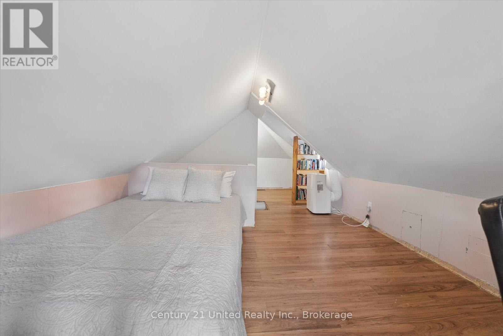 665 FRANK STREET - 36