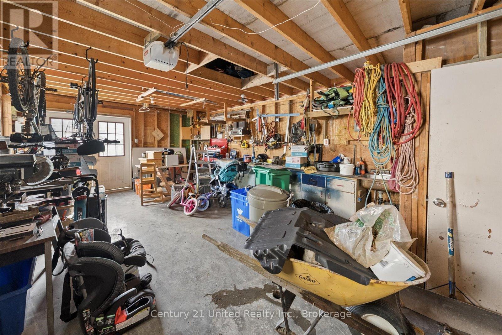 665 FRANK STREET - 40