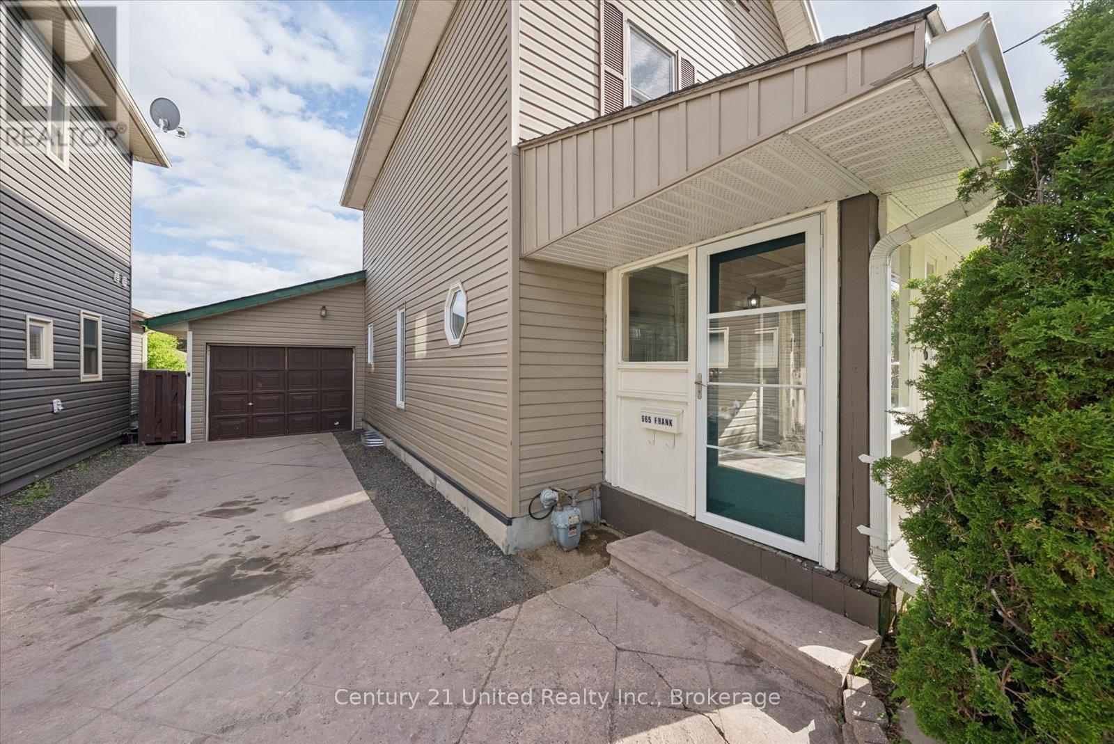 665 FRANK STREET - 5