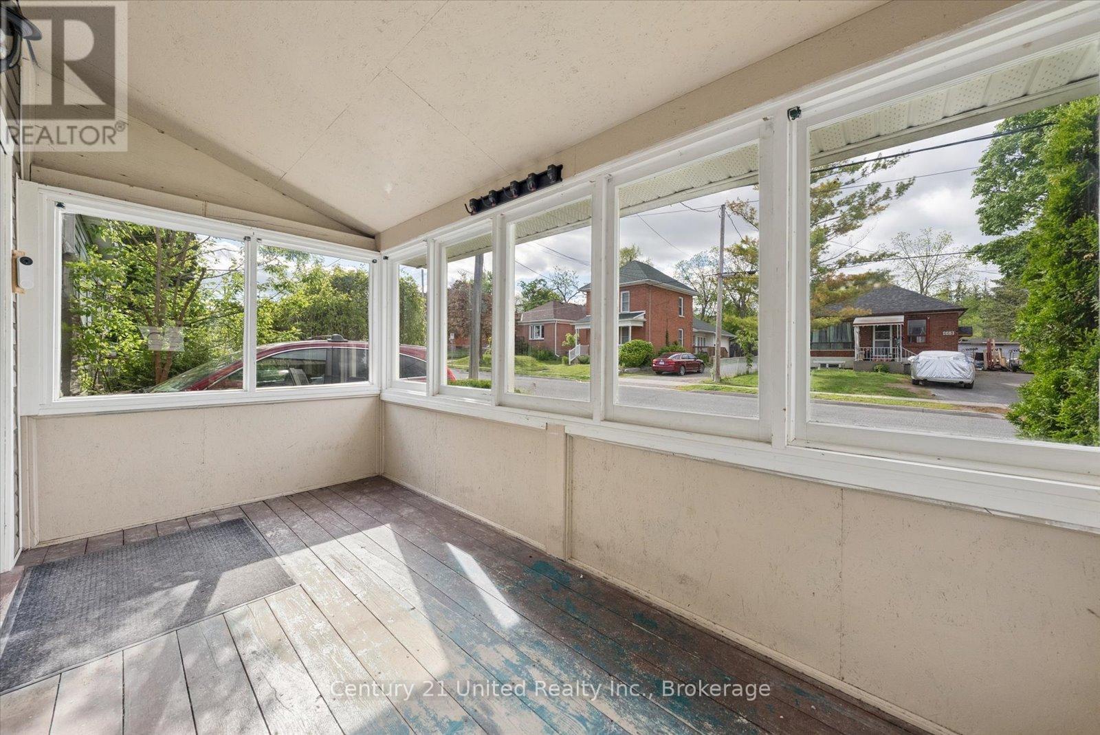 665 FRANK STREET - 6