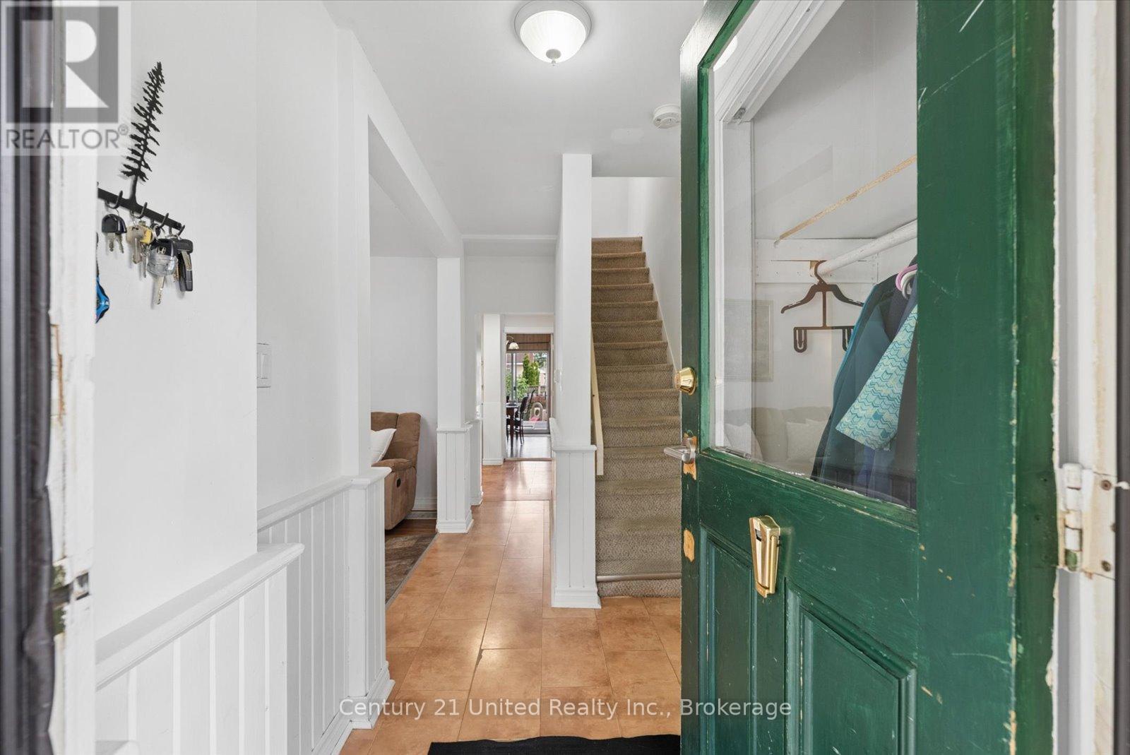 665 FRANK STREET - 8