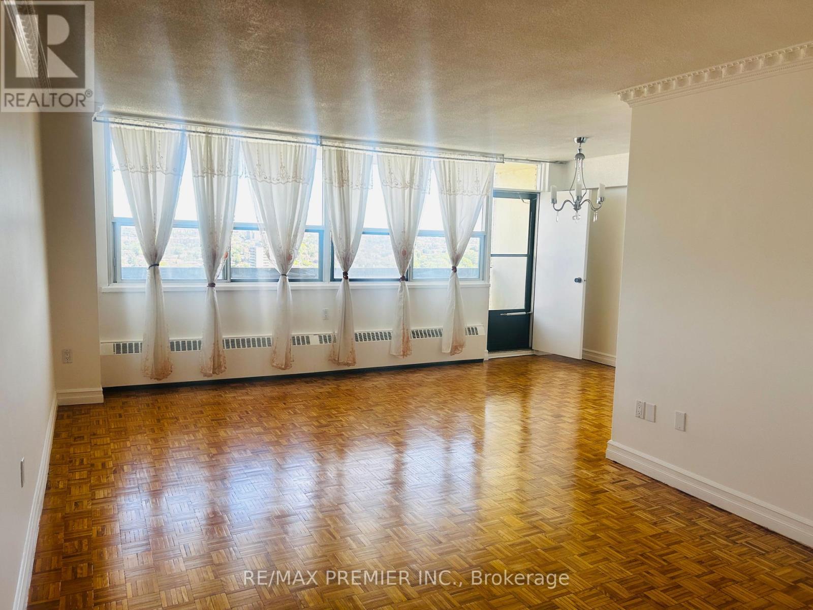 #2004 1455 LAWRENCE AVENUE W - 7