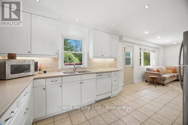 37 ARCHIBALD STREET - 12