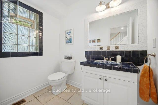 37 ARCHIBALD STREET - 17