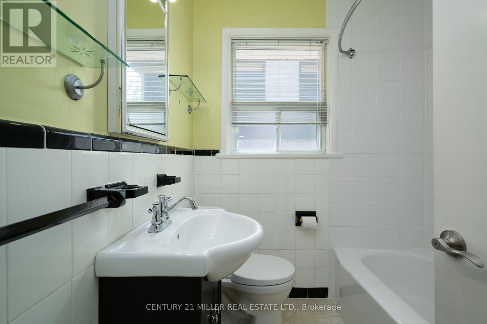 1304 AVON CRESCENT - 16