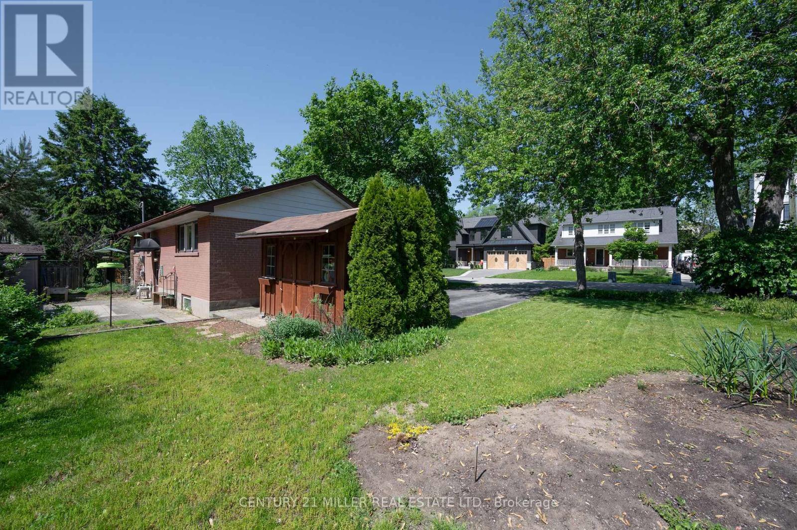 1304 AVON CRESCENT - 7