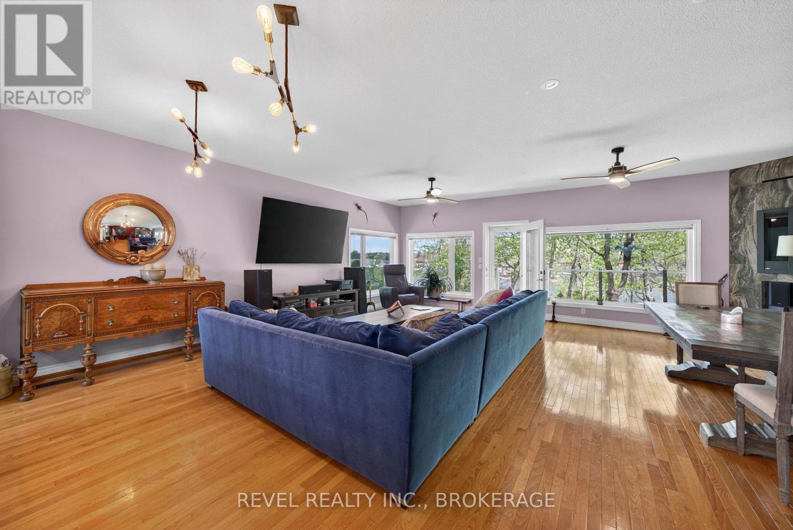 1142 COVERDALE DRIVE - 12