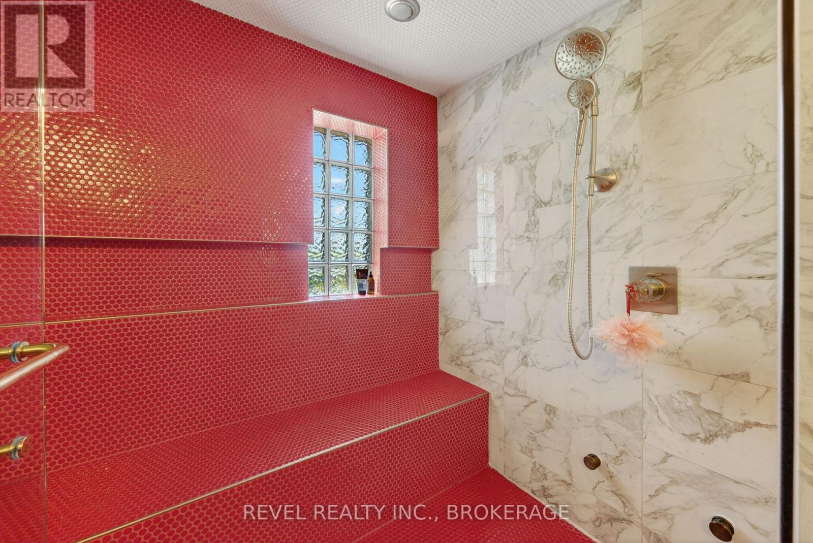 1142 COVERDALE DRIVE - 18