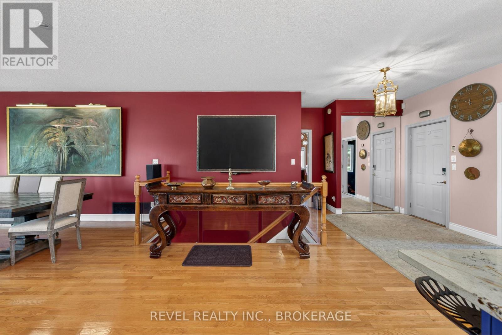 1142 COVERDALE DRIVE - 24