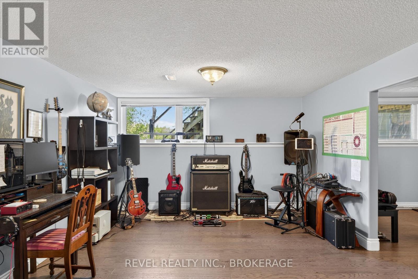 1142 COVERDALE DRIVE - 27