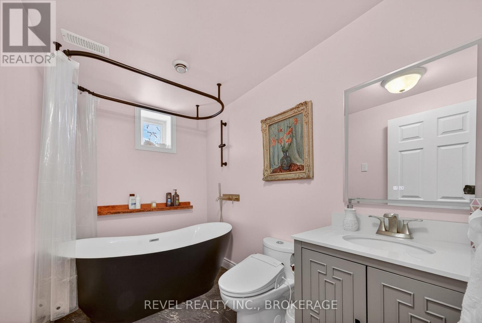 1142 COVERDALE DRIVE - 32