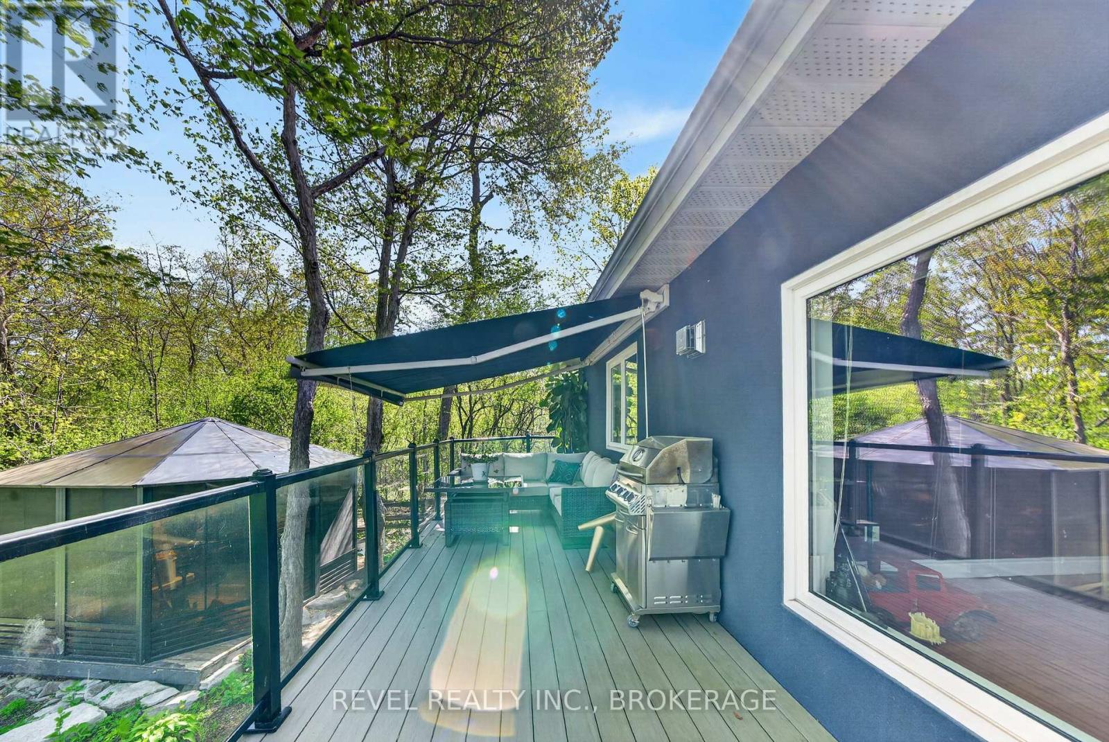 1142 COVERDALE DRIVE - 36