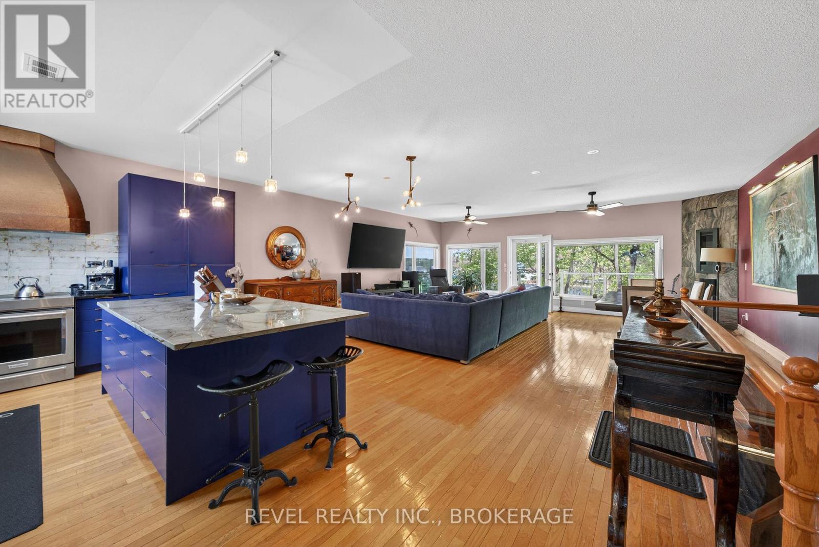 1142 COVERDALE DRIVE - 4