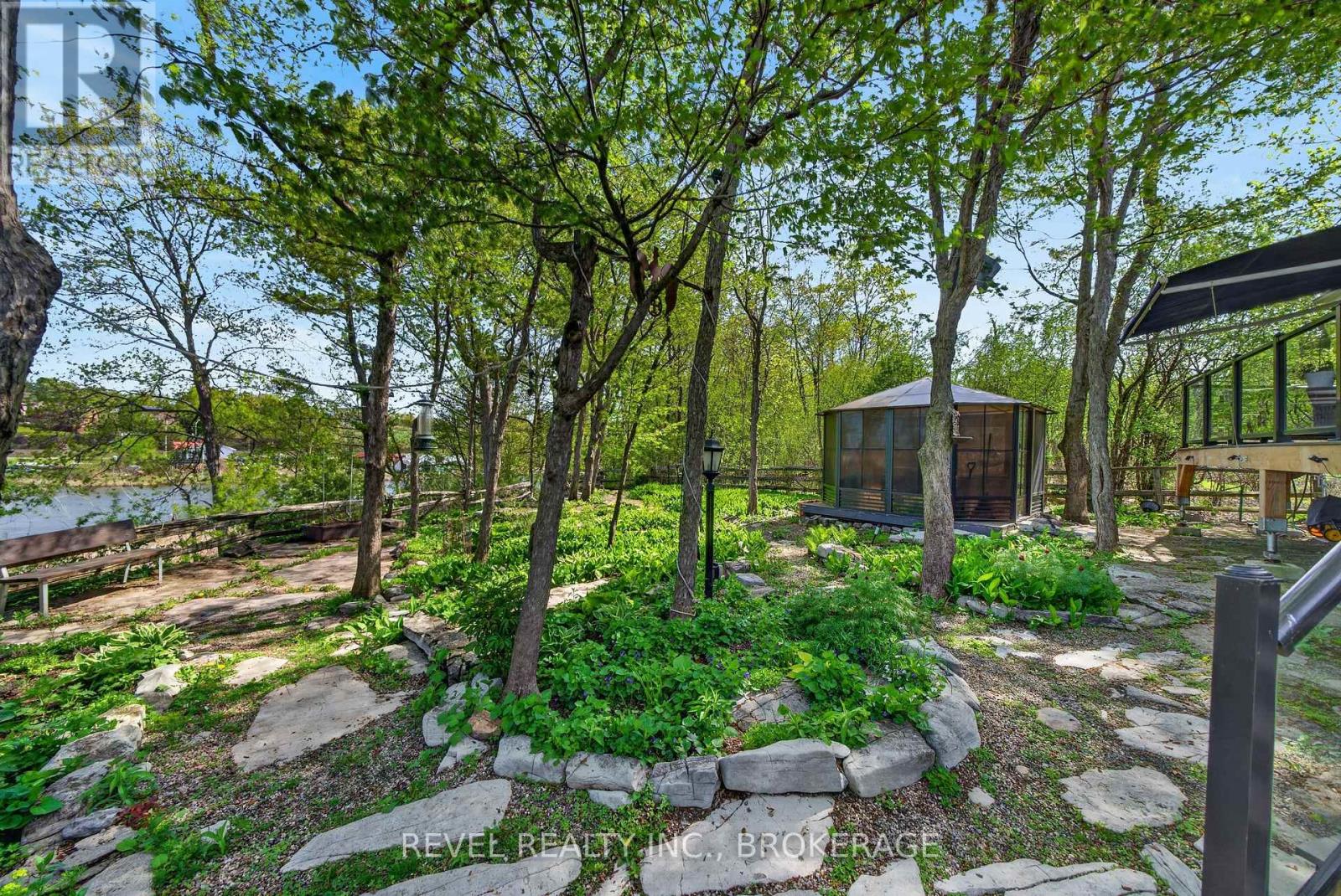 1142 COVERDALE DRIVE - 41