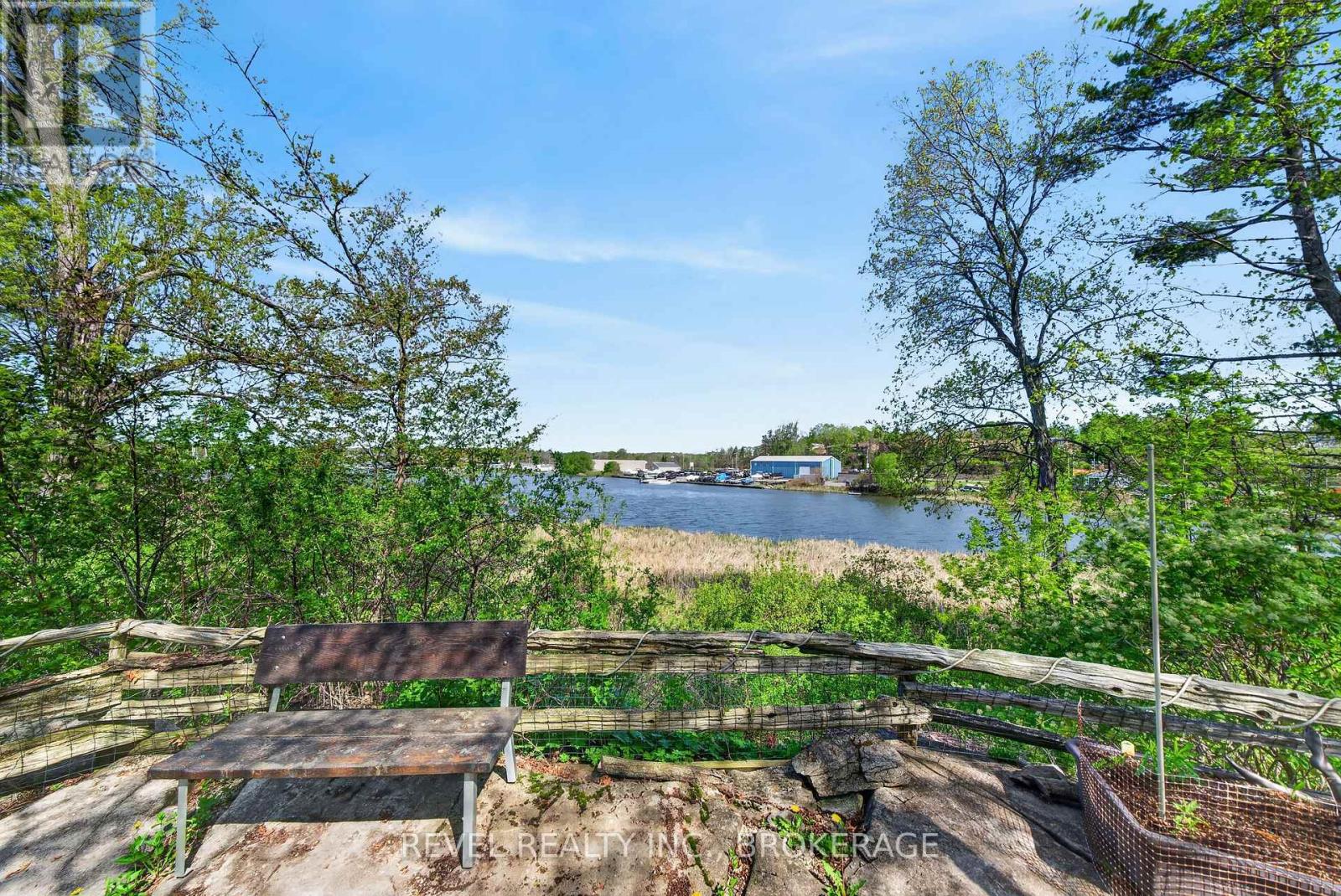 1142 COVERDALE DRIVE - 42