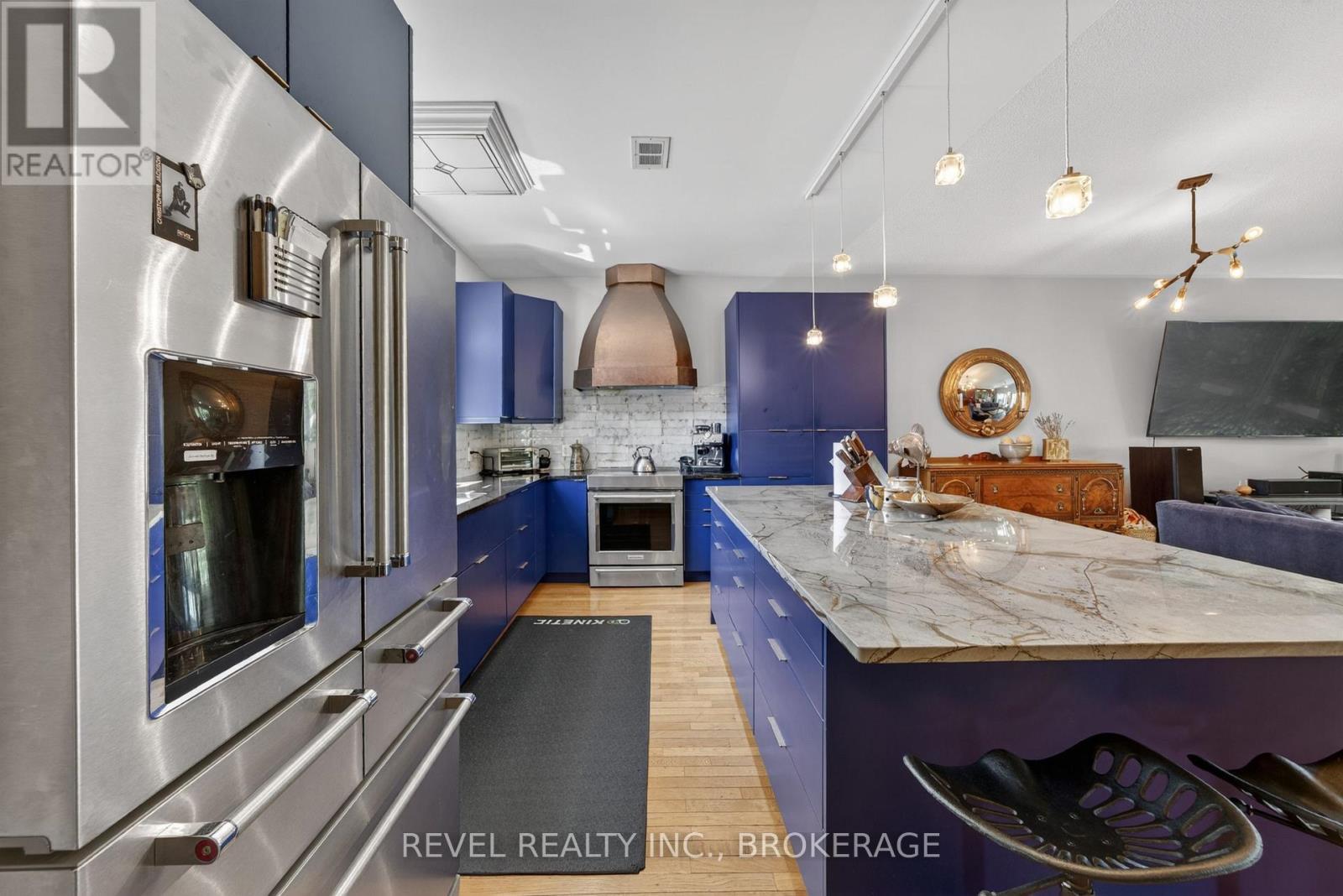 1142 COVERDALE DRIVE - 6