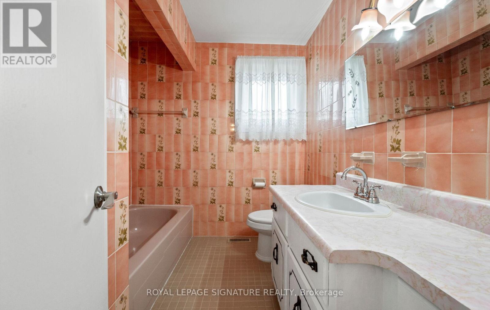 1142 ALEXANDRA AVENUE - 17