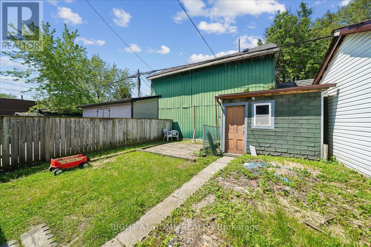 434 MARGUERETTA STREET N - 9