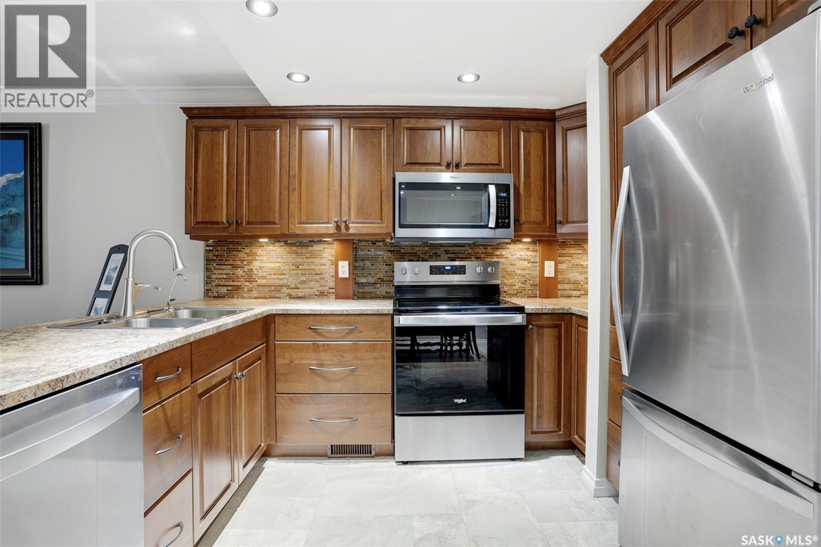 #2231 McIntyre STREET - 10