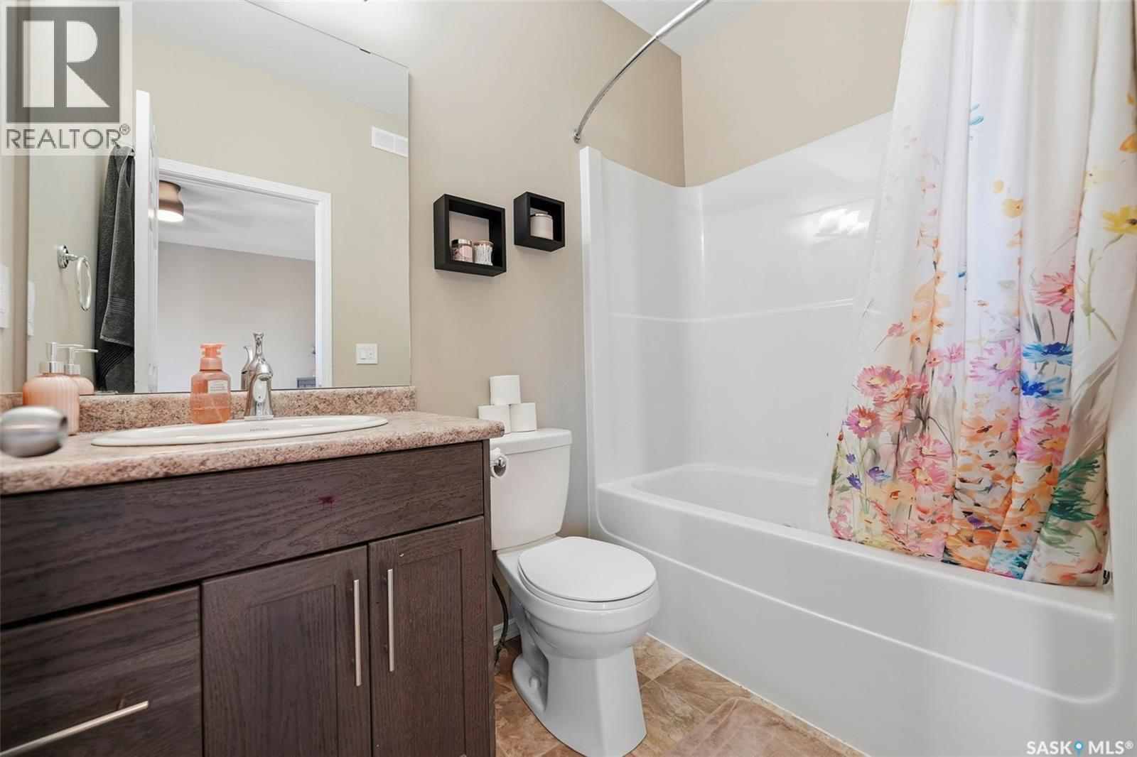 221 Martens LANE — photo 11