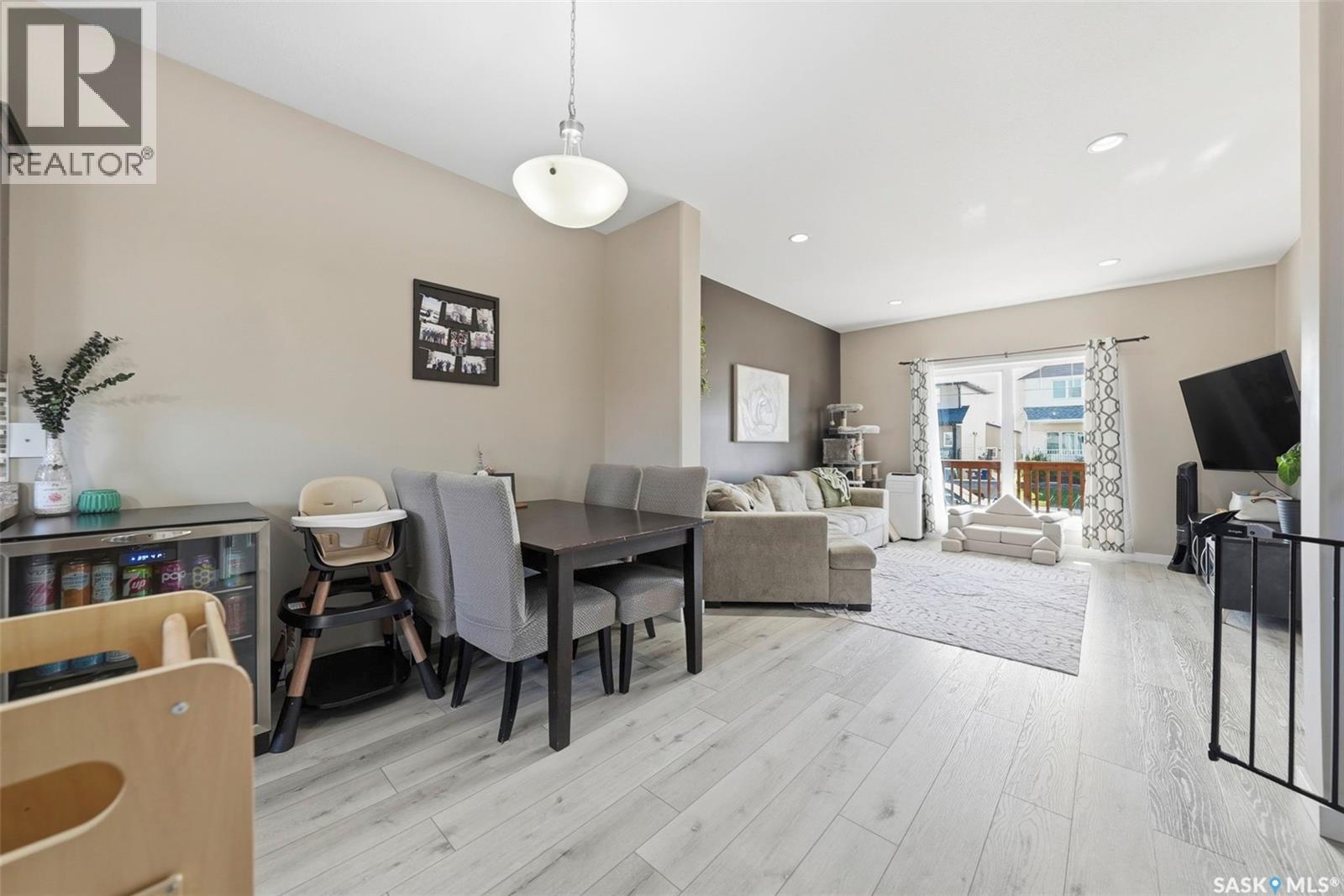 221 Martens LANE - photo 5