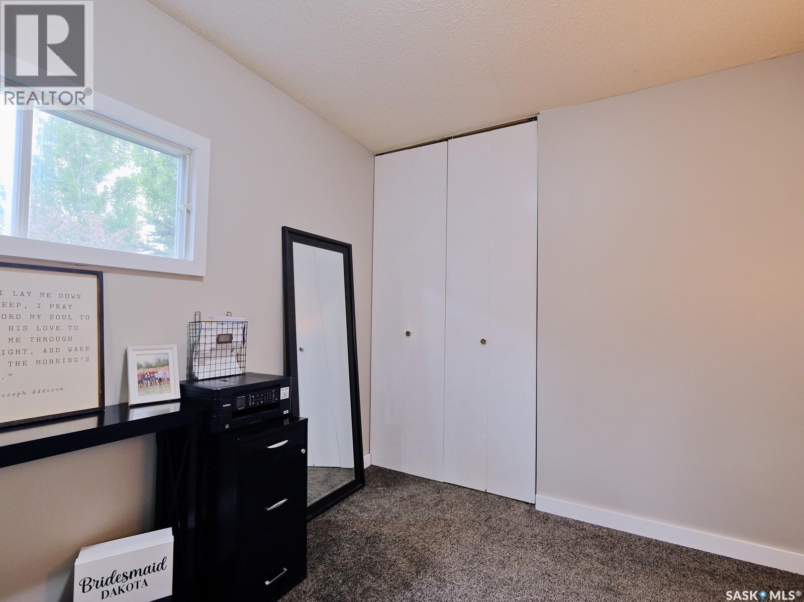 302 7th STREET E - 24