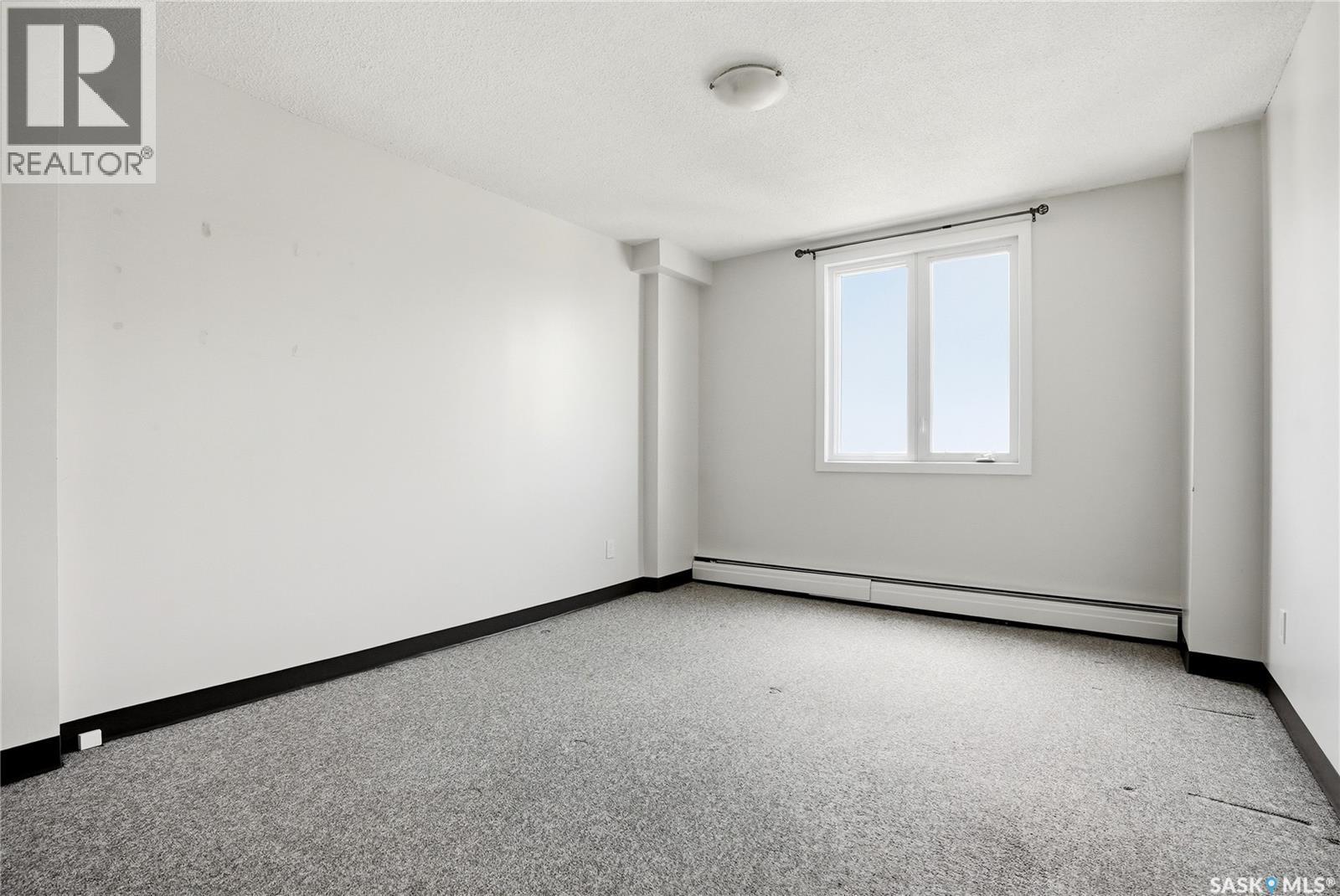 #2102 320 5th AVENUE N - 18