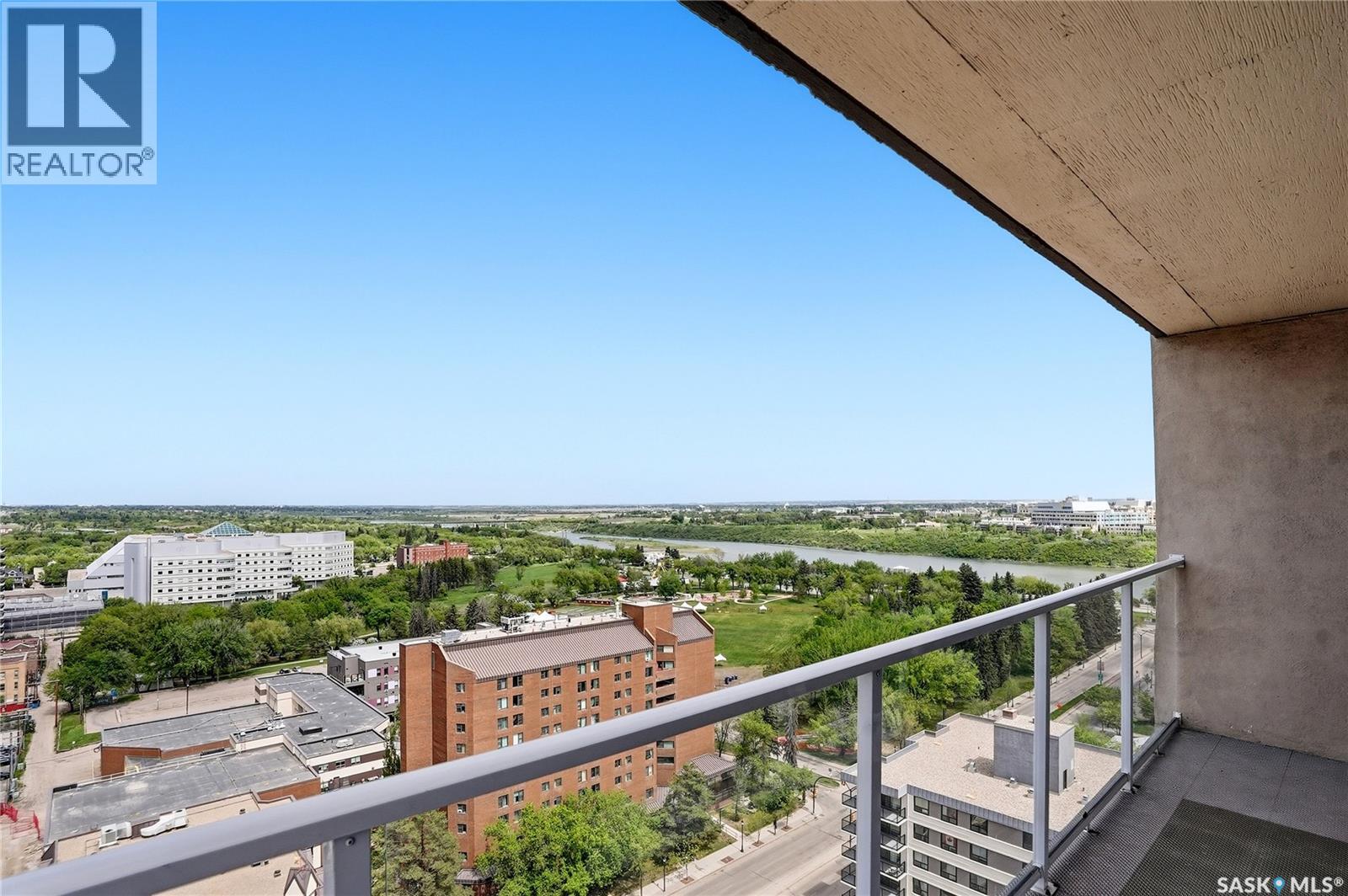 #2102 320 5th AVENUE N - Image 2