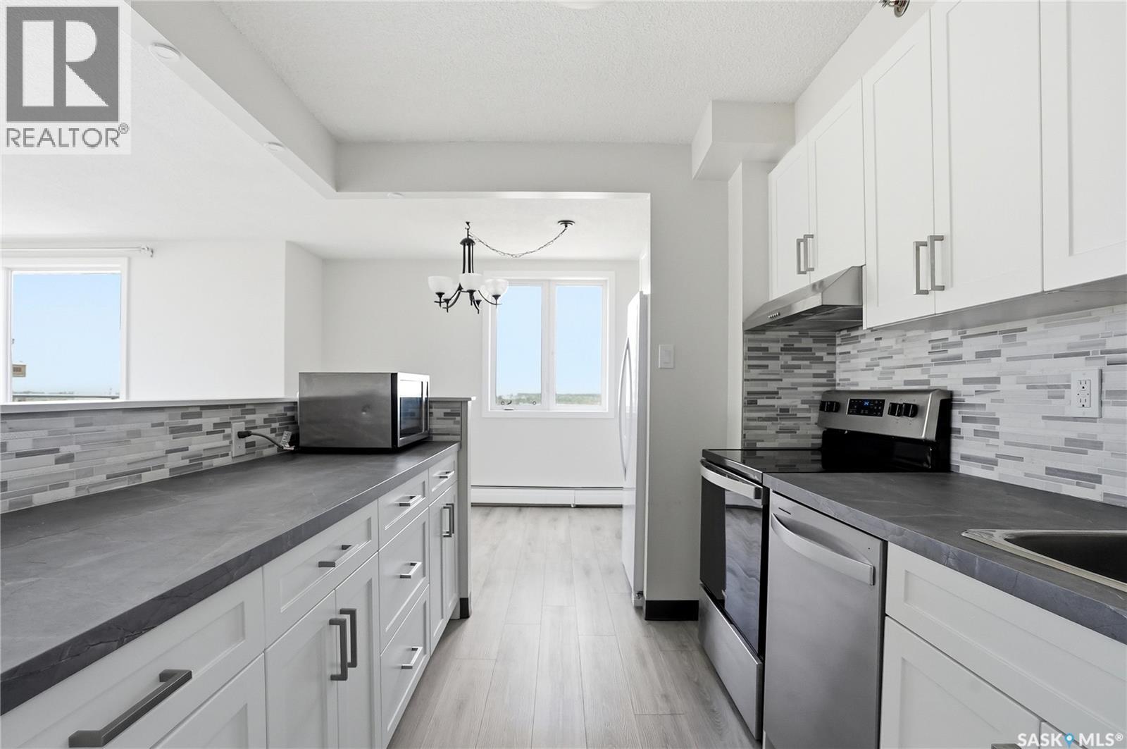 #2102 320 5th AVENUE N - 5