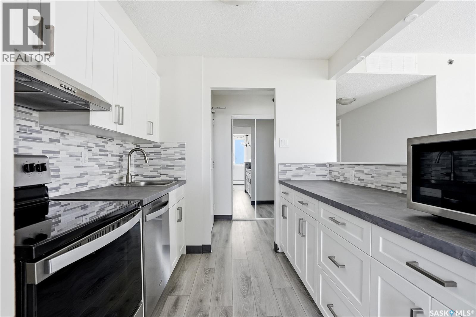 #2102 320 5th AVENUE N - 8