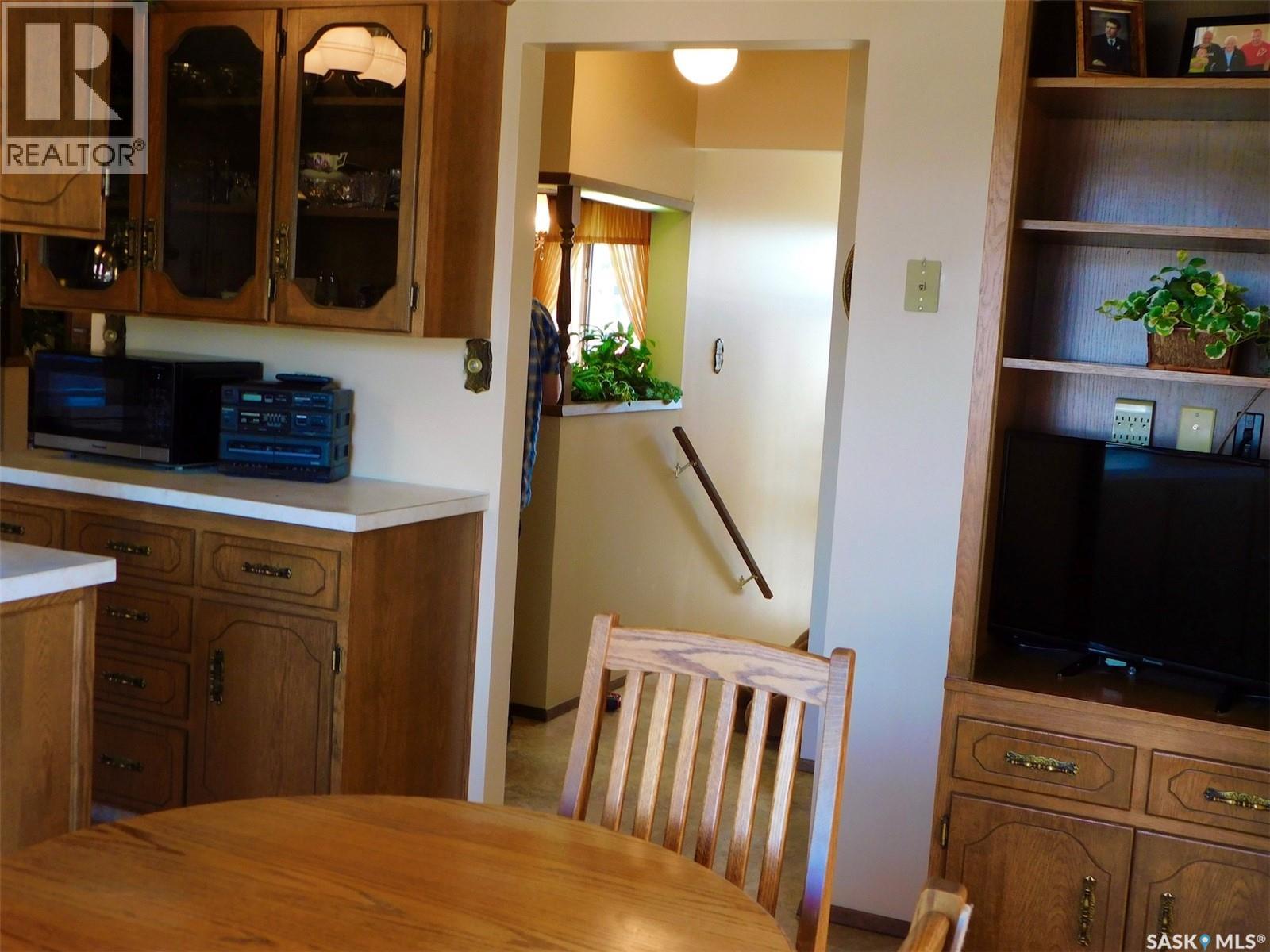 1011 Granville AVENUE — photo 15