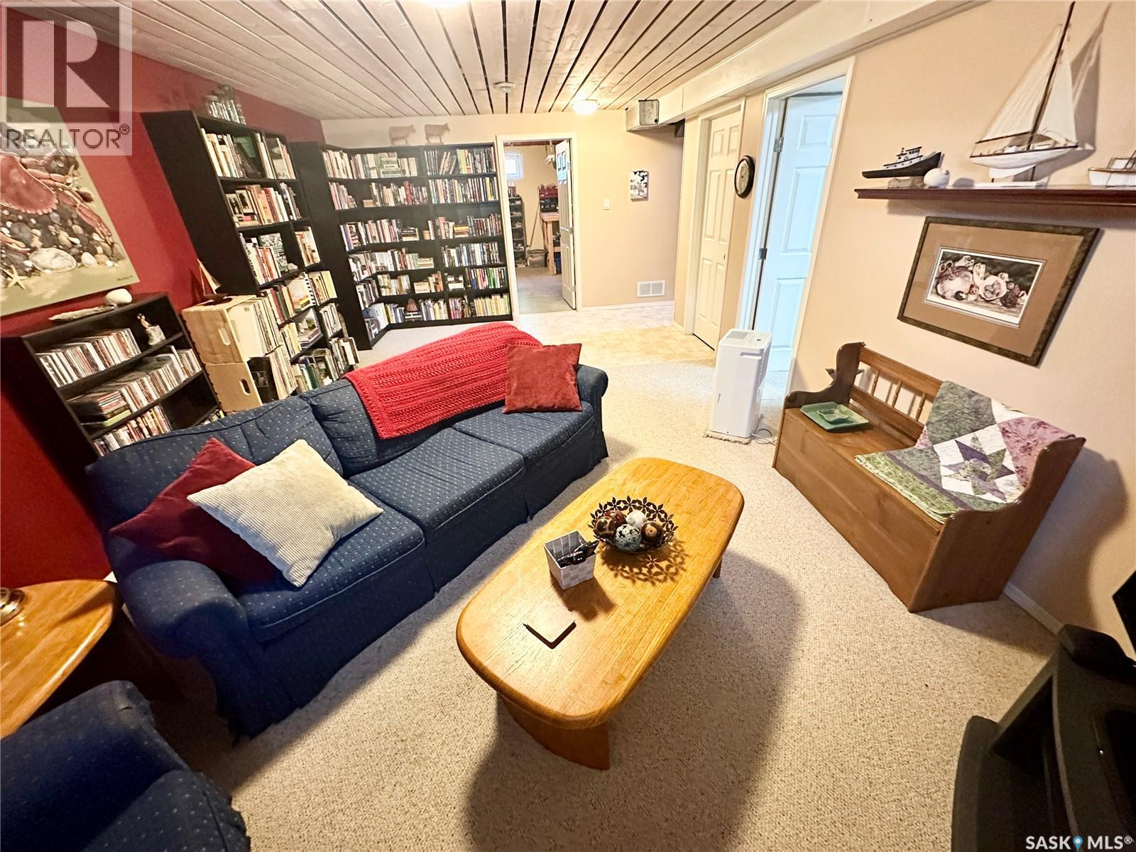 309 Russell STREET — photo 13