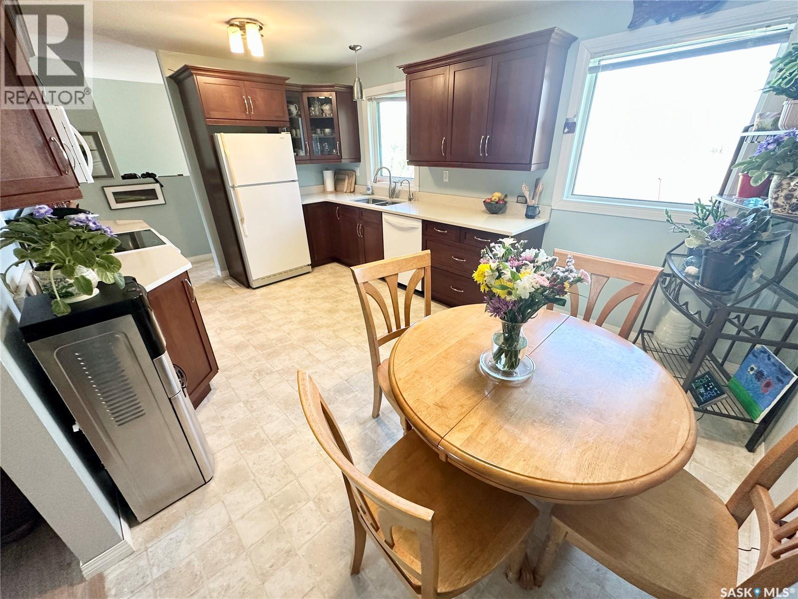 309 Russell STREET — photo 7