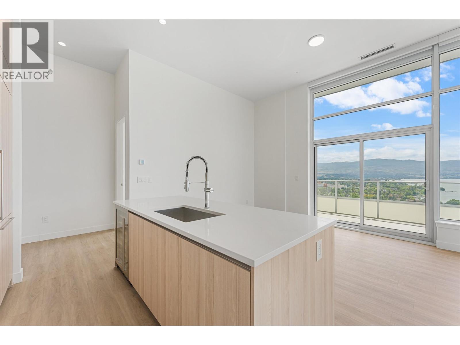 238 Leon Avenue Unit# 2405, Kelowna - Image 1