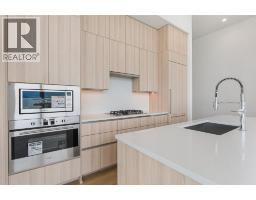 5pc Ensuite bath - 238 Leon Avenue Unit# 2405, Kelowna, BC V1Y6H9 Photo 10