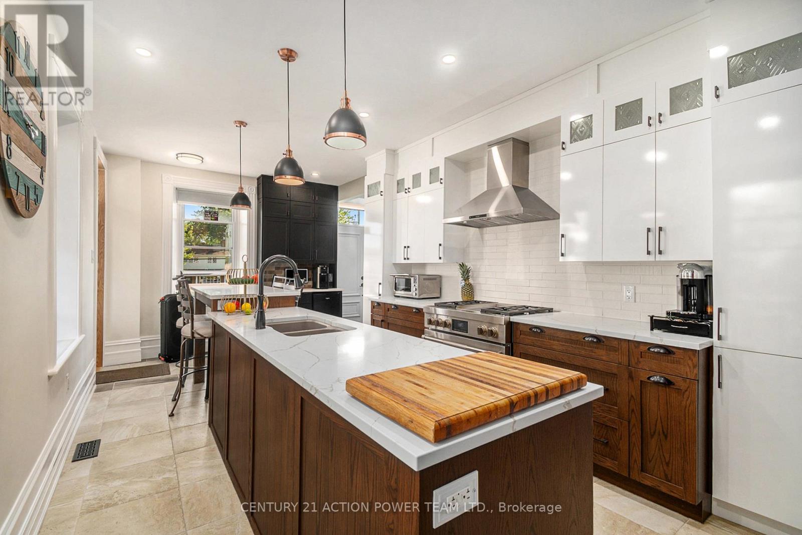 1674 LANDRY STREET - 9