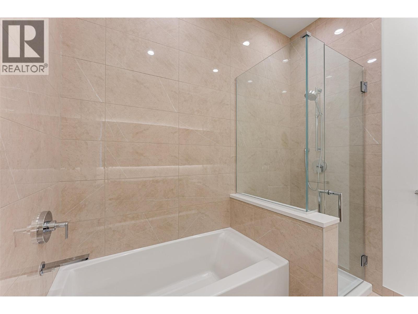 238 Leon Avenue Unit# 2405, Kelowna - Image 1