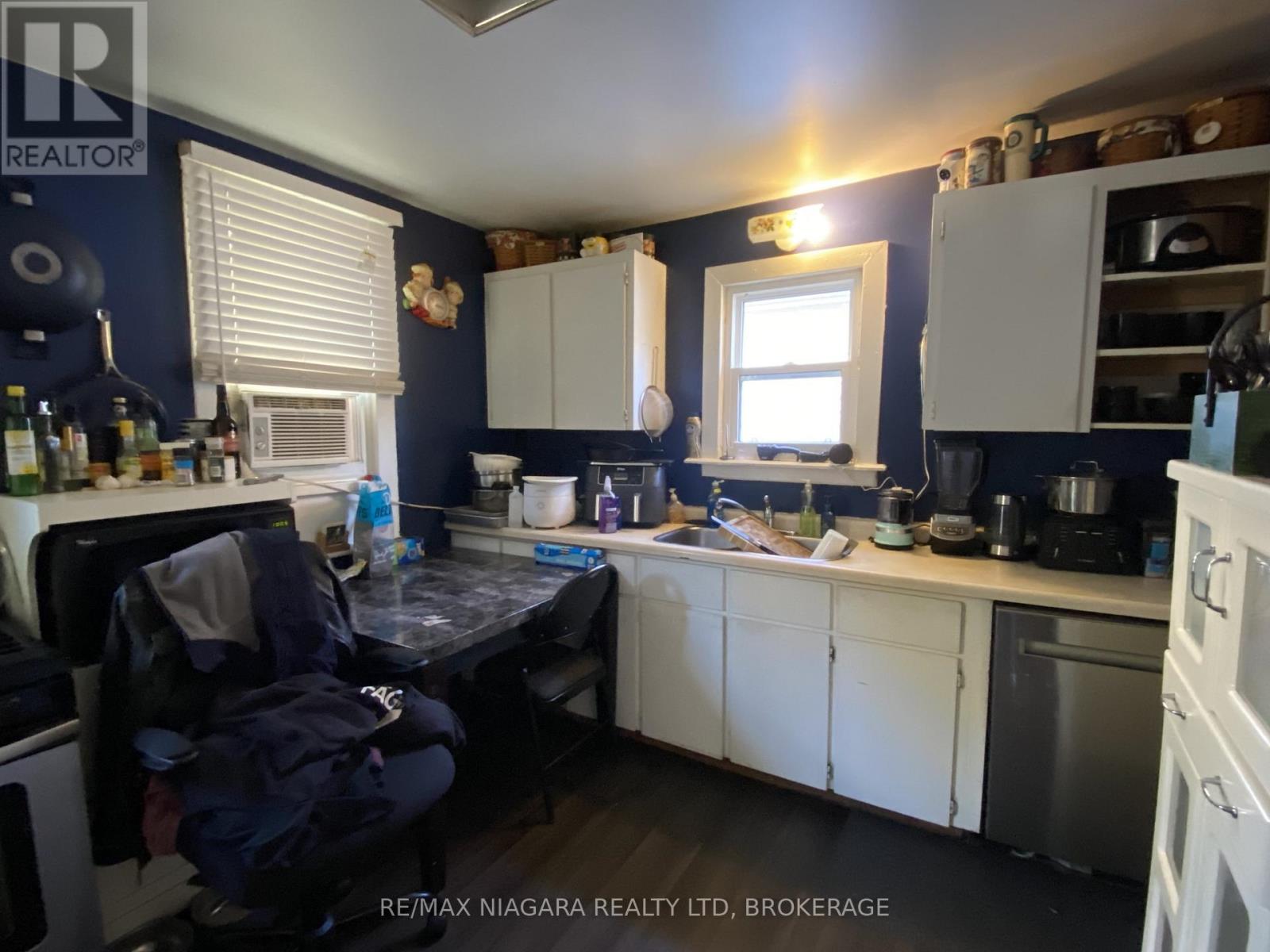 84 WATERLOO STREET - 9