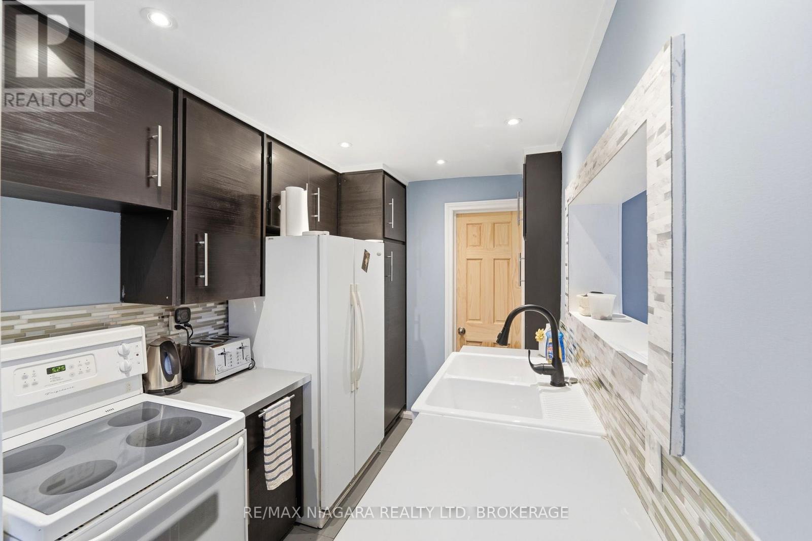 4887 CRYSLER AVENUE - 10