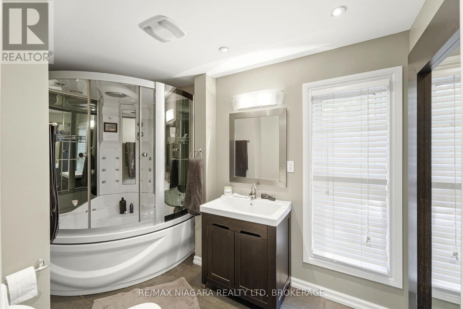 4887 CRYSLER AVENUE - 24