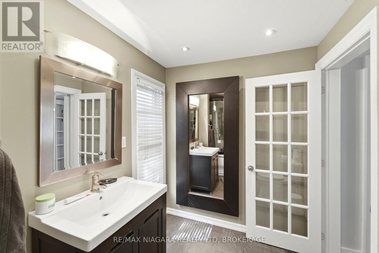 4887 CRYSLER AVENUE - 26
