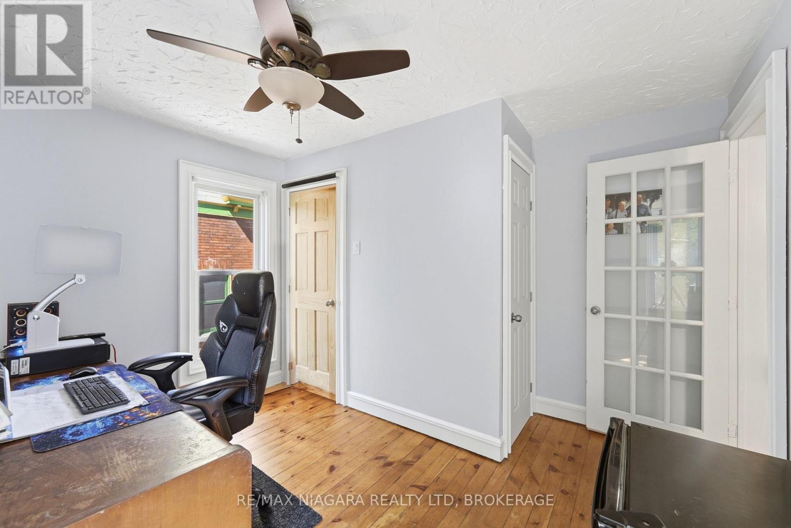 4887 CRYSLER AVENUE - 30