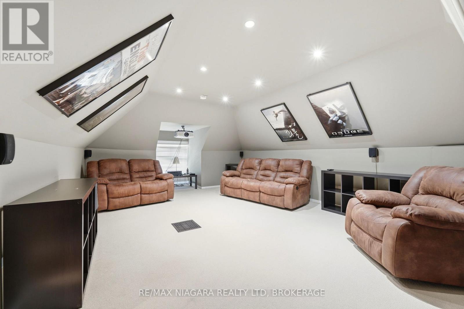 4887 CRYSLER AVENUE - 32