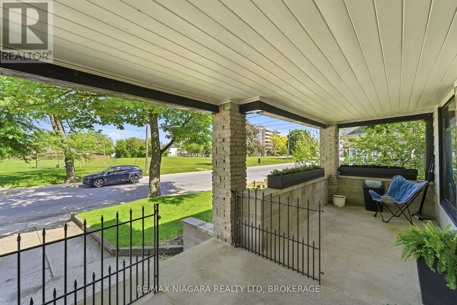 4887 CRYSLER AVENUE - 4