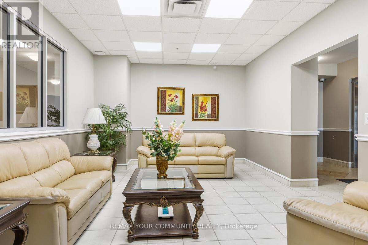 #206 112 SIMCOE ROAD - 6
