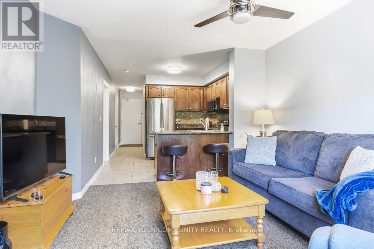 #206 112 SIMCOE ROAD - 13