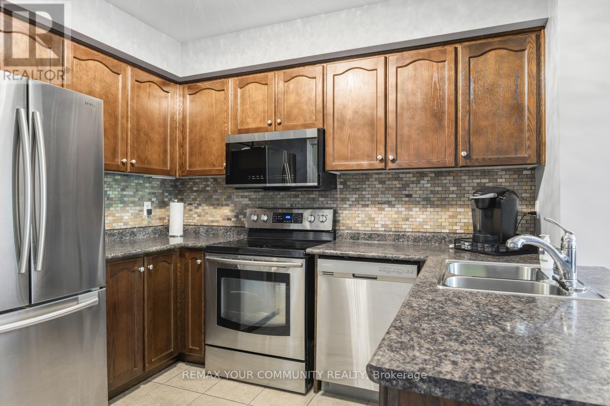 #206 112 SIMCOE ROAD - 10
