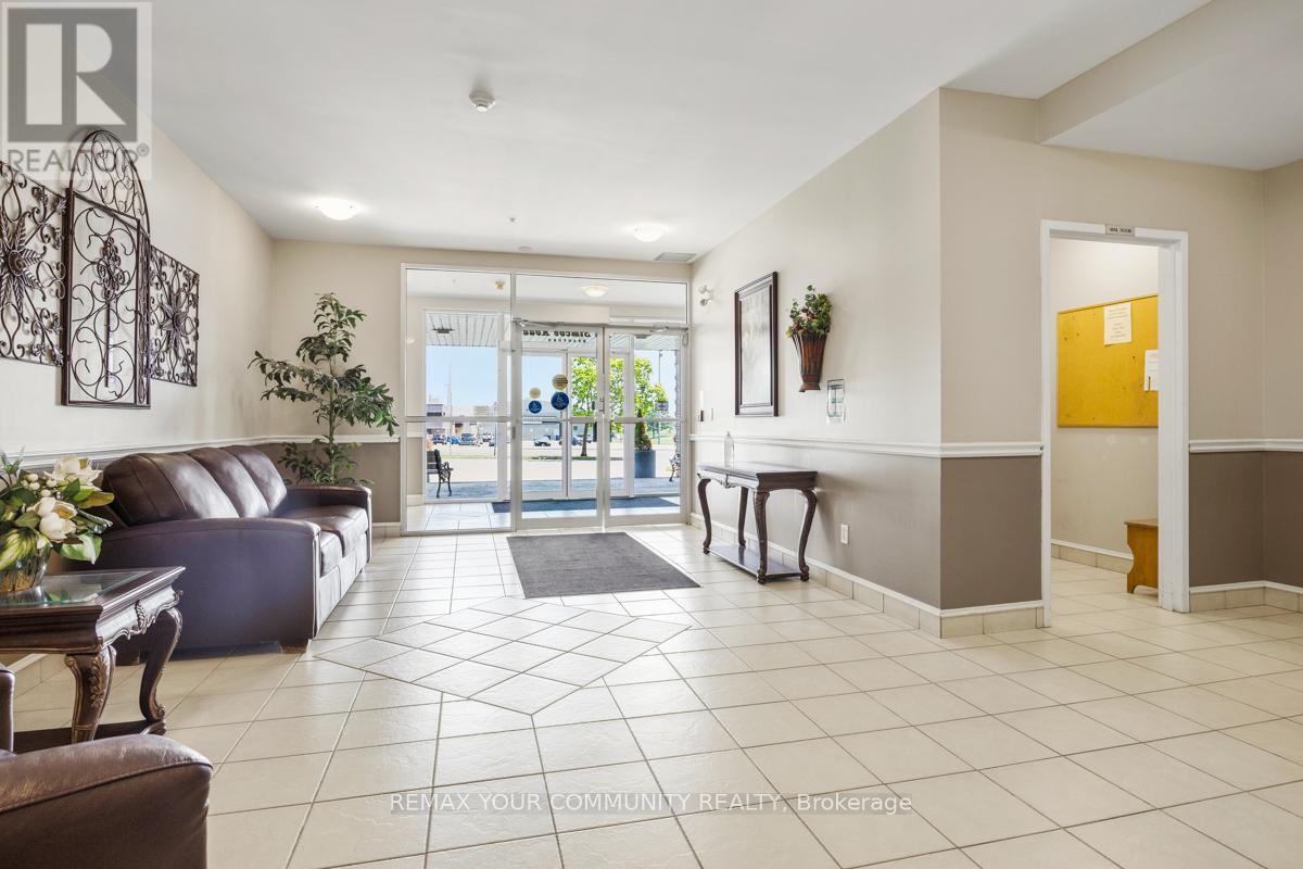 #206 112 SIMCOE ROAD - 4