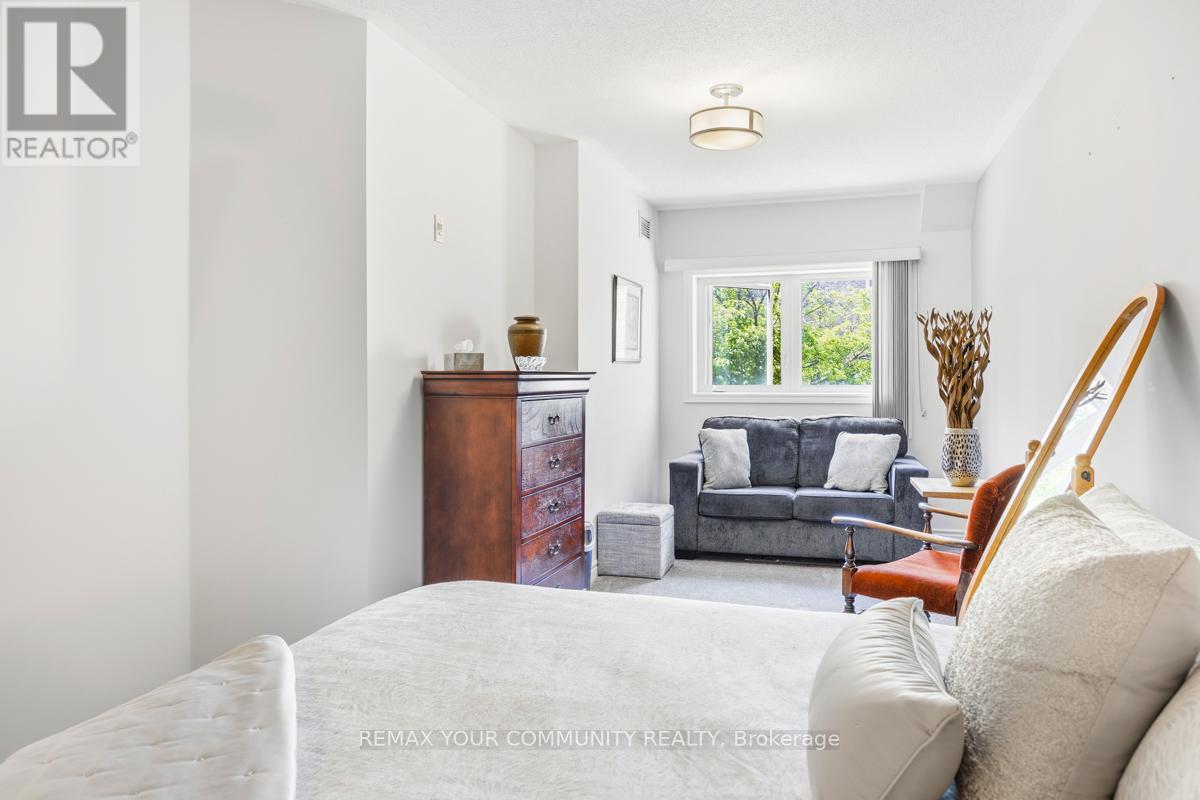 #206 112 SIMCOE ROAD - 15