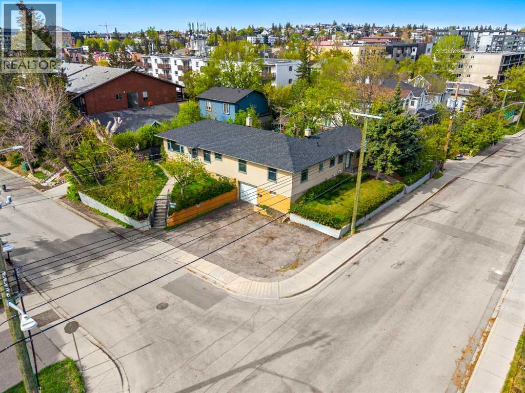 1607 25 Avenue SW - 1